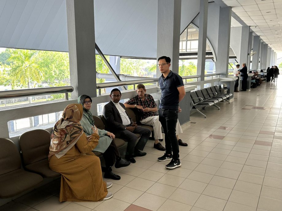 大学生承认贩卖大麻，判监30年 鞭12下