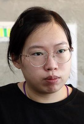 天气炎热,点冷饮食客增