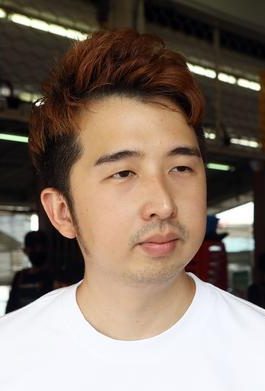 天气炎热,点冷饮食客增