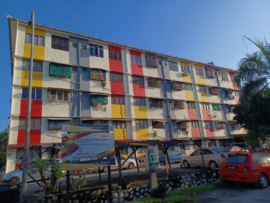 大都会/加影亲善花园B座组屋大风吹,5单位“破天窗”