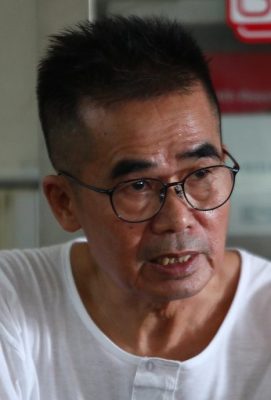 大都会封面/“BAS SAHAJA”路面警示字眼不够大？！私家车继续占用旅巴停车位，鸠占鹊巢