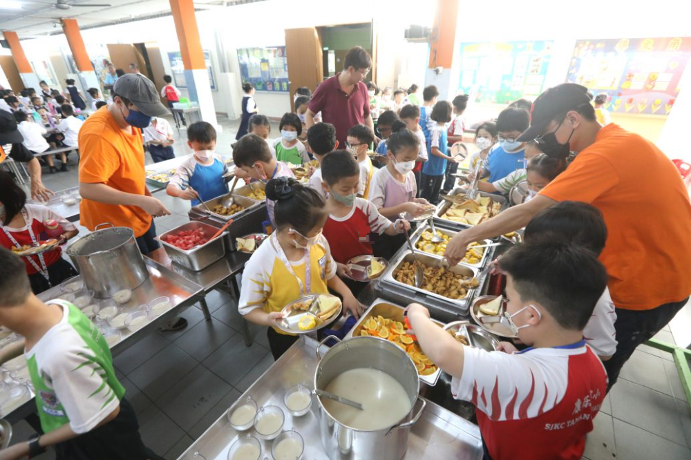 大都会/封面/专访康乐华小食堂自助餐