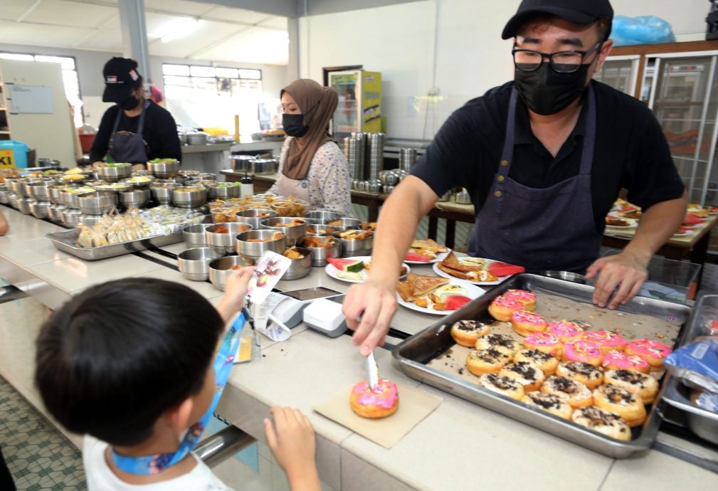 大都会封面/适耕庄育群华小食堂