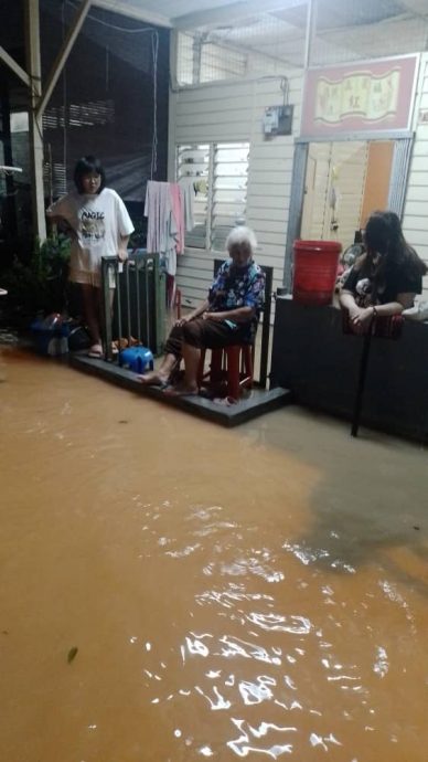 大都会/新一波大涨潮来袭，巴生北区昨晚就水灾！