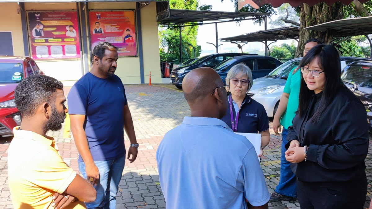 大都会/压路车坠斜坡事故进展/4图