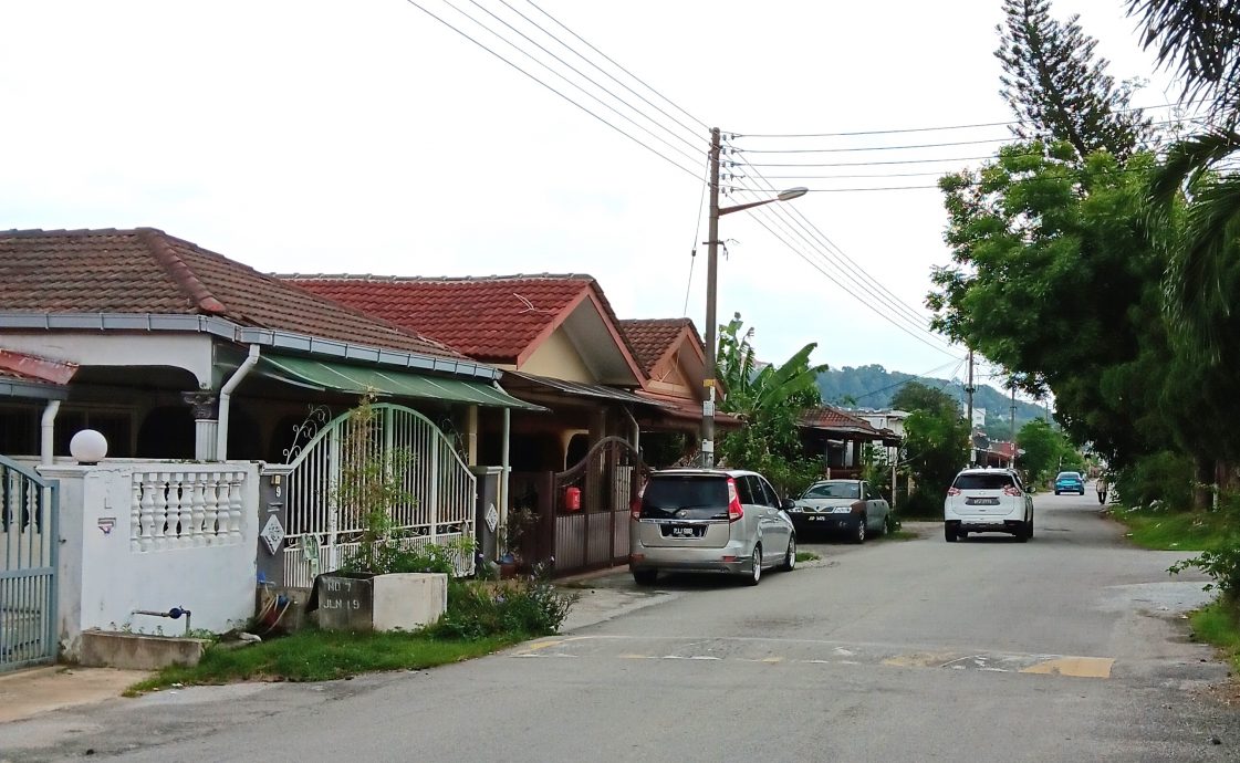 大都会/美华山庄19路27房屋损坏恶化,陡坡修复结束住户仍无法搬回家/5图