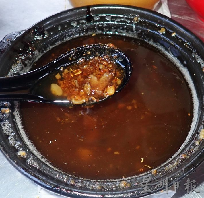 大霹雳封底主文/【人气美食】/妈姐白咖哩面