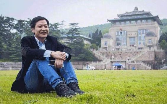 天下事主文 ∕ “米粉”期待的小米SU7即将亮相 雷军:要交作业、好紧张