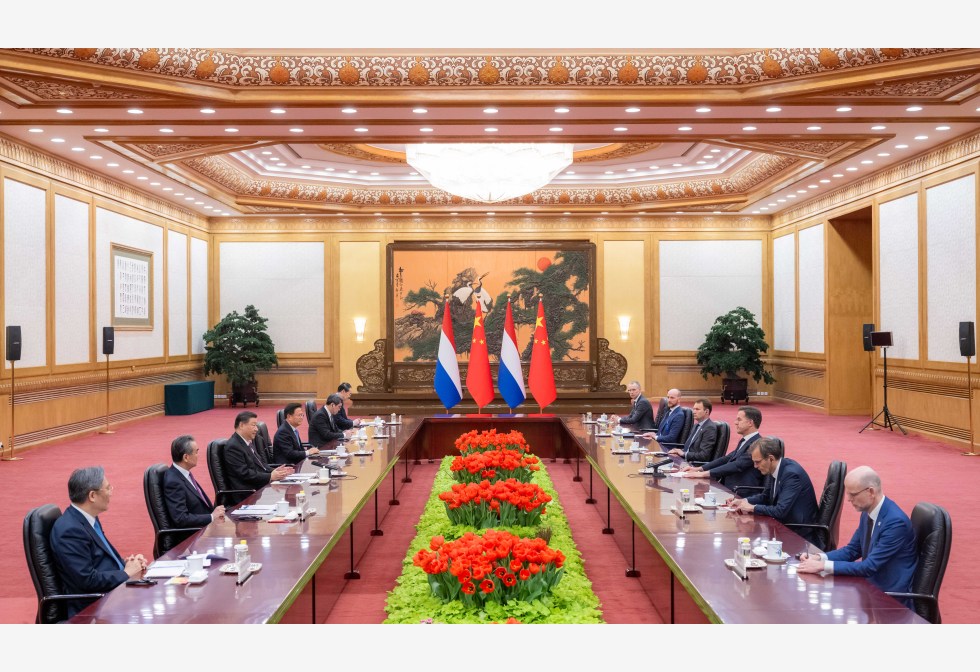 天下事主文)中芯国际2023年获利大幅下滑50% 美国制裁以来首降