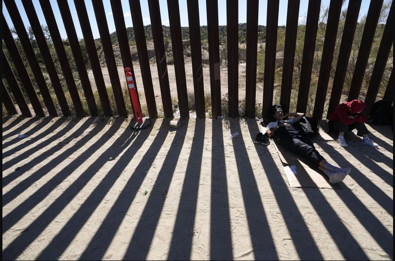 天下事主文)遭遇船难 8名中国移民遗体在墨西哥海滩发现