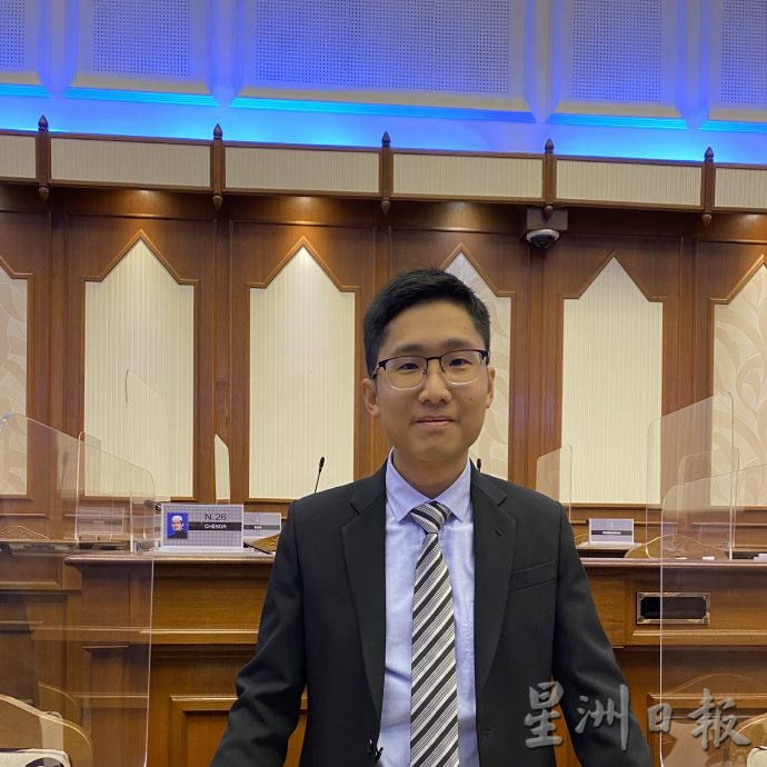 天气热 吹吹风 透透气 涌到金马仑避暑