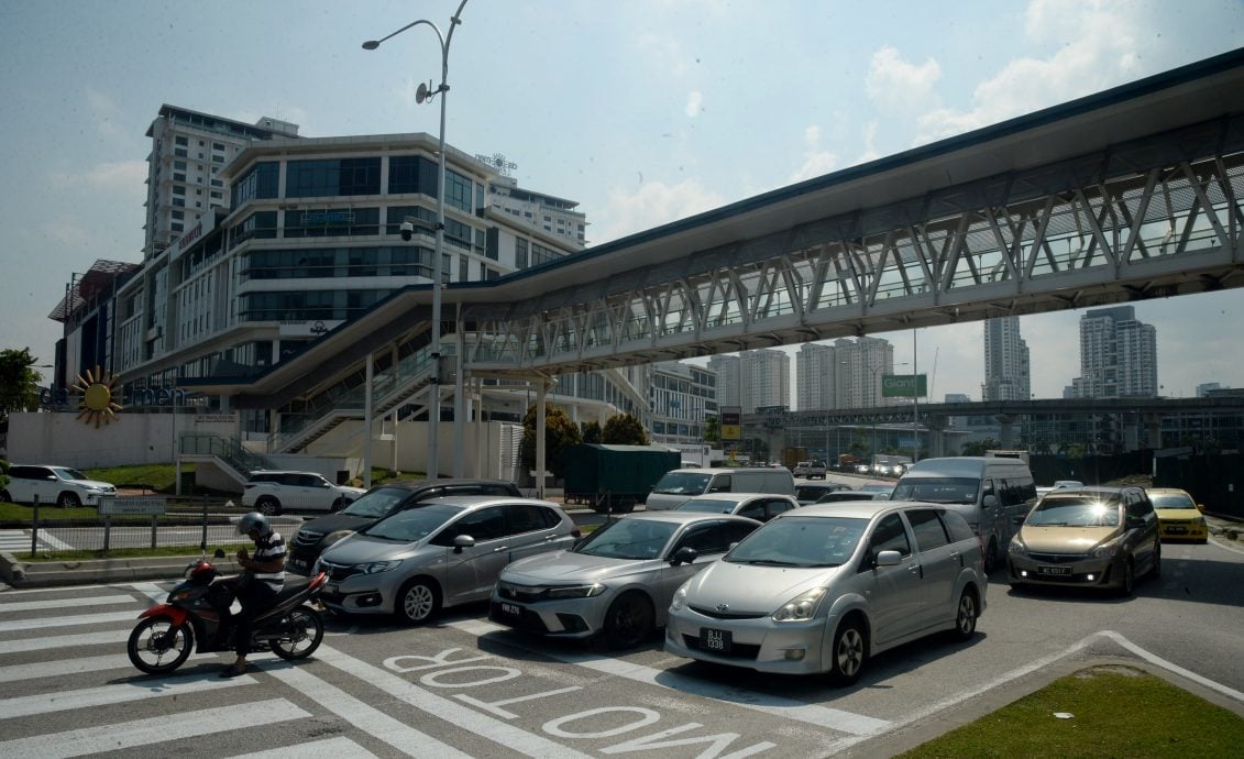 封面副文-大都会/USJ1大门商场行人天桥拆除／6图