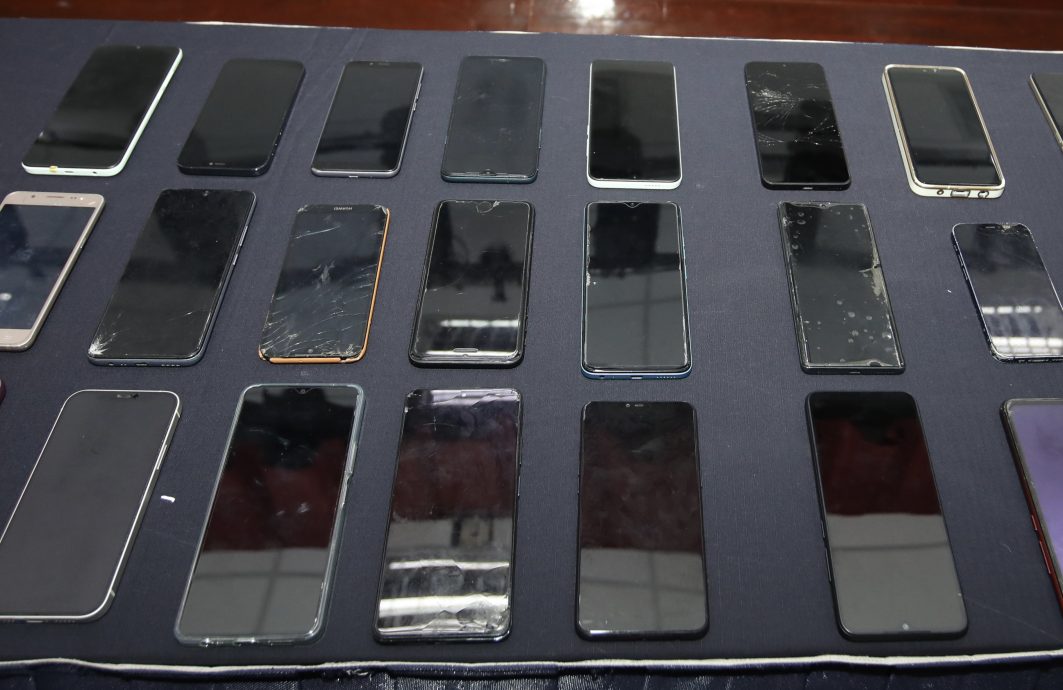 已上网//不法集团勾结银行职员开设40钱骡户头·转卖诈骗集团牟暴利