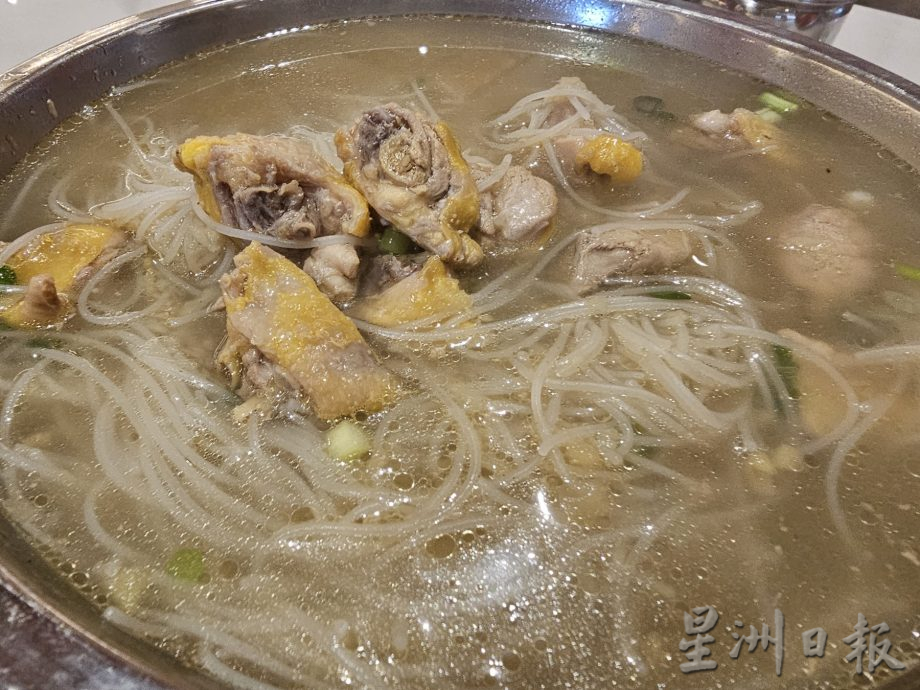**已签发**柔:南北吃东西:文冬姜鸡米粉(下)