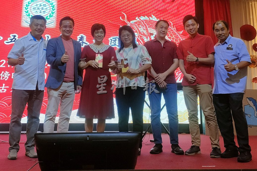 **已签发**柔:古来县发展华小工委会办新春团拜 创下历年来出席人数最多