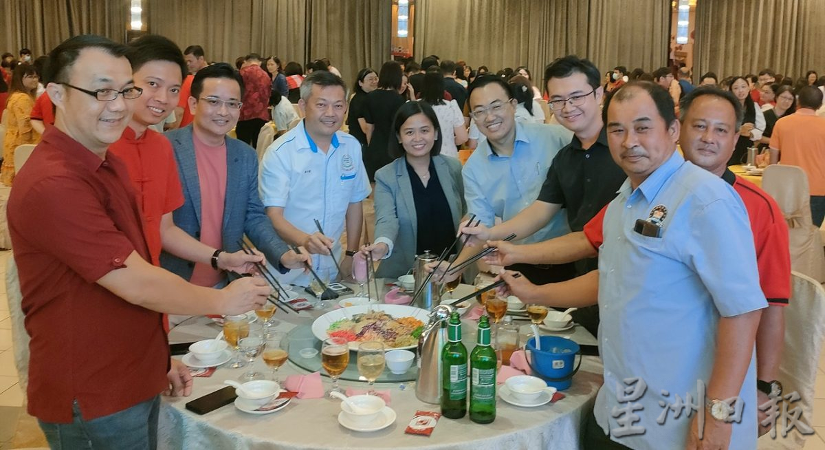 **已签发**柔:古来县发展华小工委会办新春团拜 创下历年来出席人数最多