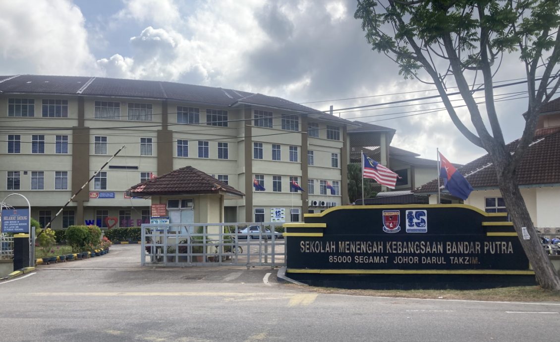 *已签发*柔:封面【特稿】昔县6所中学共缺11名中文教师,3年内再有7名教师退休