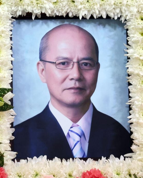 **已签发**柔:狮城二三事:炒完最后一盘粿条,老摊主送院骤世
