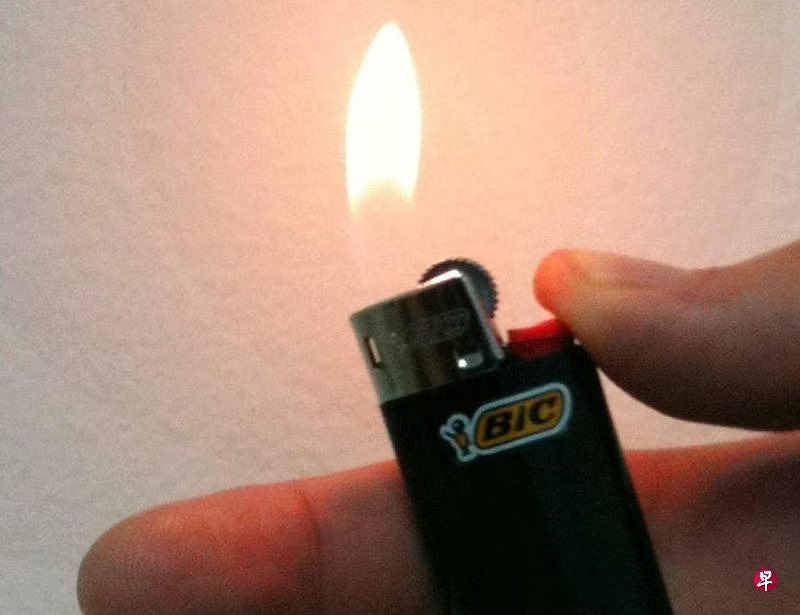 *已签发*柔:狮城二三事:狮城男子出狱“报复”再放火烧邻铁门