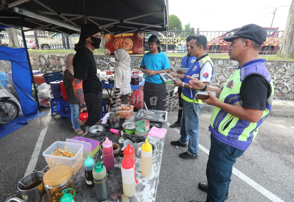 **已签发**柔:第三版头条:嘉福尼:斋戒市集严厉执法,杜绝外籍人无牌贩售食品