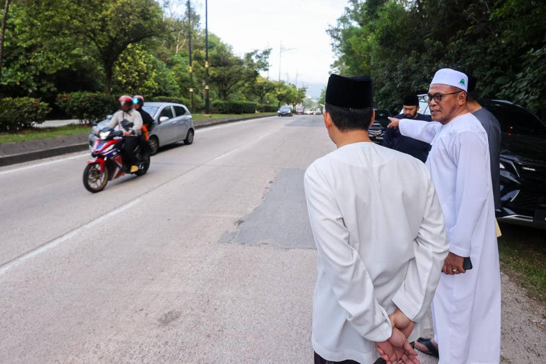 **已签发**柔:第三版头条:埔来花园至工大路洞处处,大臣亲自了解路况