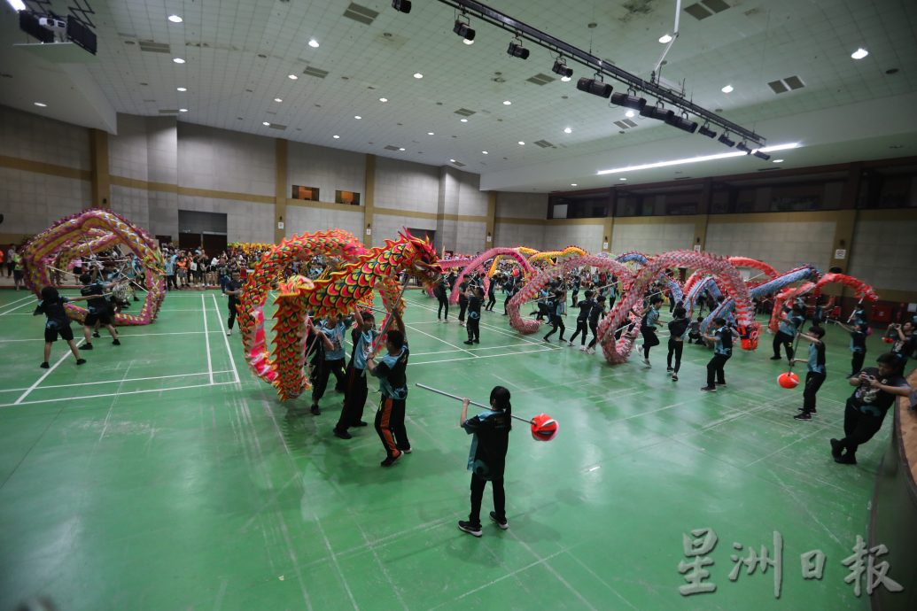 **已签发**柔：第六届“群龙齐飞挑战赛”新山耶耶亚哇洪仙大帝庙舞龙队夺全场总冠军