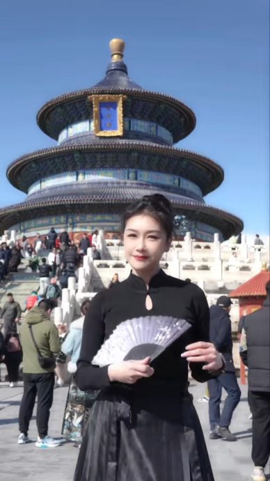 张慧仪疑P图过度惊变蛇精女 穿汉服观光遭当众掀裙