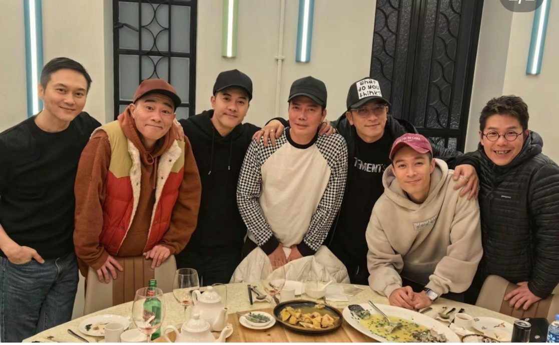 张智霖染黑发抗老回春 状态不输小13岁周柏豪