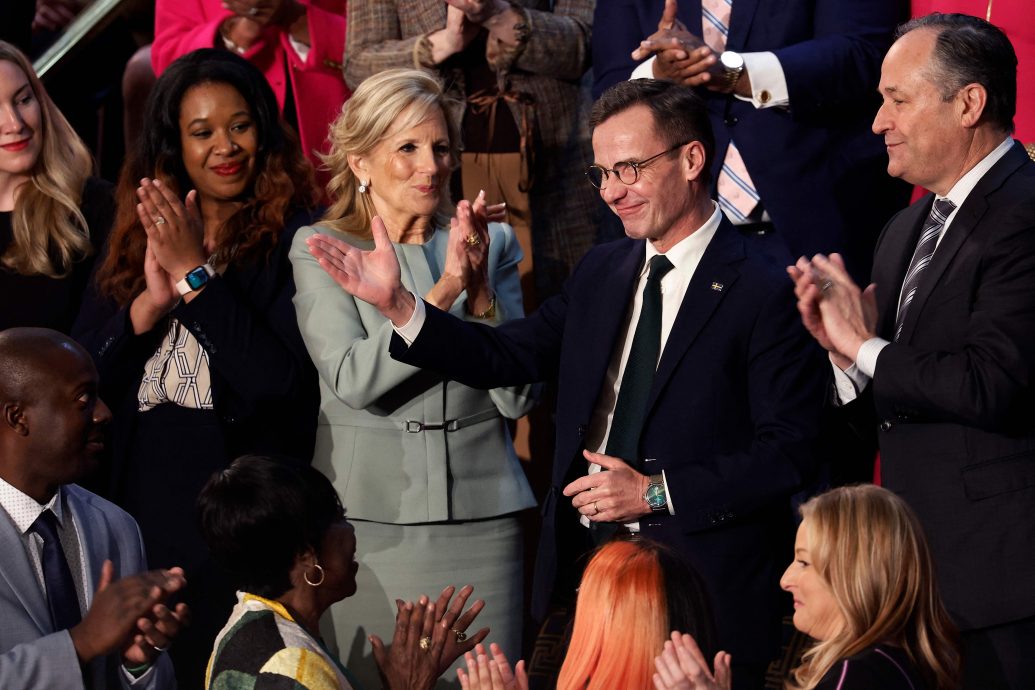 拜登在国情咨文中炮轰特朗普 警告美国民主受“攻击”