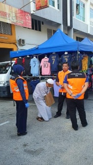 拥宝腾X70行乞男残疾津贴取消 诺莱妮:月入2千不符资格