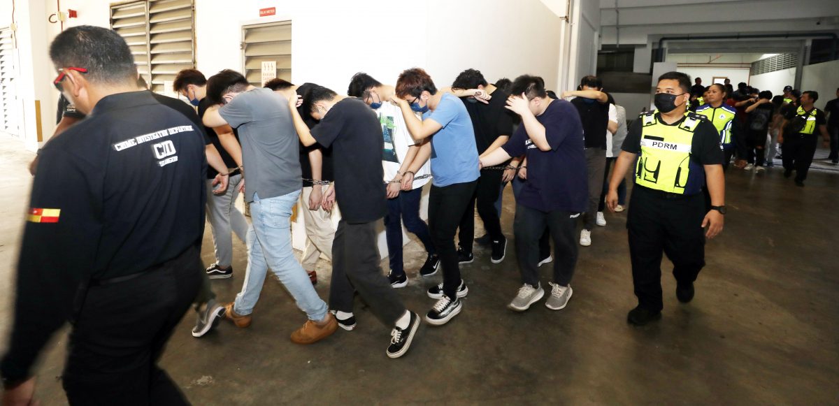 挂名“科技公司”网赌集团 61人被控不认罪