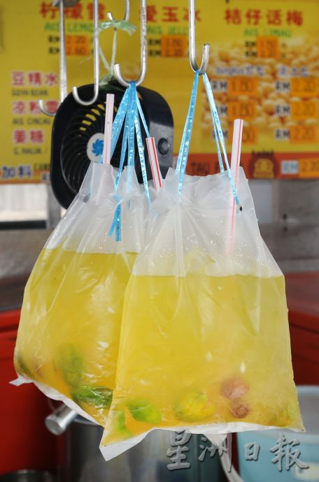 新年后淡季 大热天减出门 露天小贩苦生意淡
