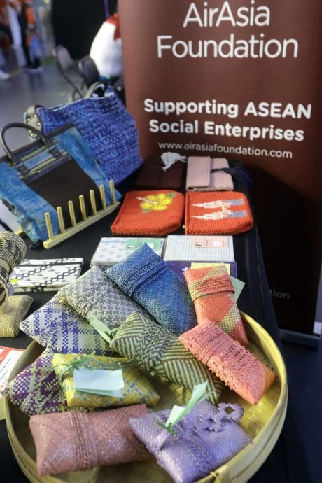 亚航基金会与社企合作推广女性赋权