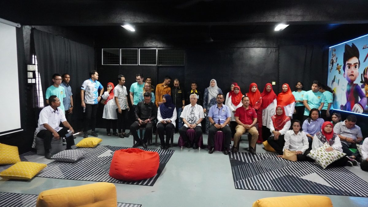 国大生在百乐原住民村推动数字教育思维转变计划