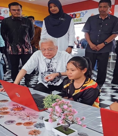 国大生在百乐原住民村推动数字教育思维转变计划