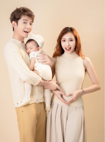 朱浩仁三年抱俩 如愿迎来龙宝宝