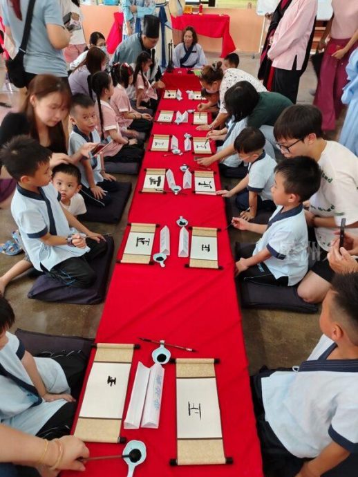 新學子寫正字,從此堂堂正正做人s