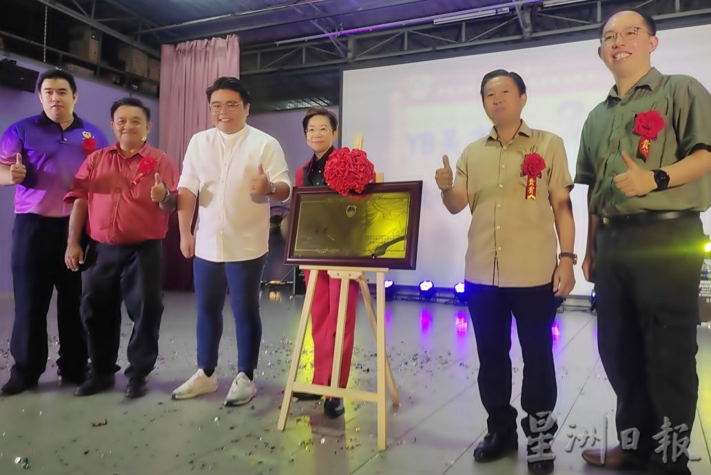 李永福:购21台智能白板 钟民设精明课室利教学