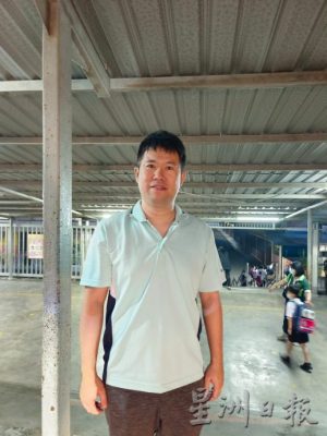 柔:【特稿】:越堤族车霸占车道,国光一校单班制首日,校门前交通陷入大混乱!