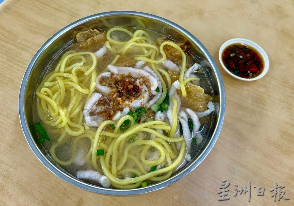 柔:【食客指路】(3月19日刊):清甜汤头+鲜嫩肉片+粉面搭配,沙巴美食生肉面峇株飘香