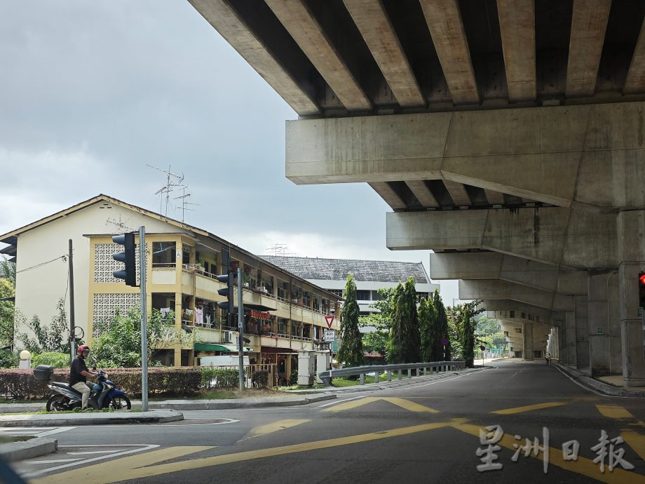 柔：封底：这些人那些事：新甘光渔寮尾