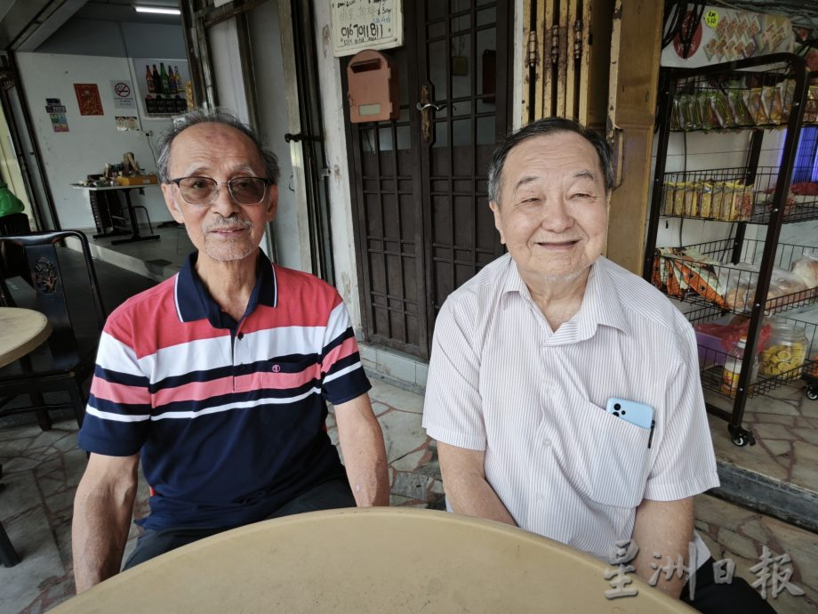 柔：封底：这些人那些事：新甘光渔寮尾
