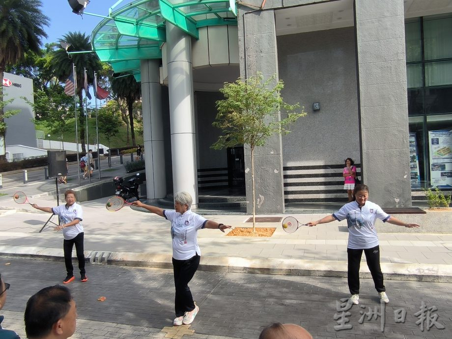 柔:新山四帮会馆妇女组 “舞动”陈旭年街