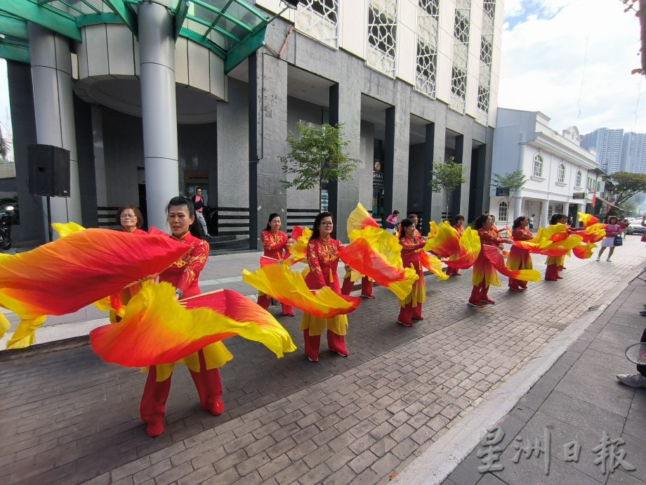 柔:新山四帮会馆妇女组 “舞动”陈旭年街