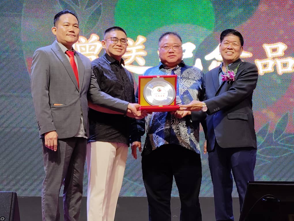 柔：新闻：张庆信：麻坡关圣宫发挥正面影响力