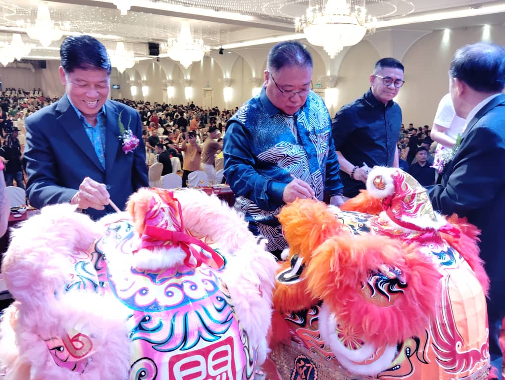 柔：新闻：张庆信：麻坡关圣宫发挥正面影响力