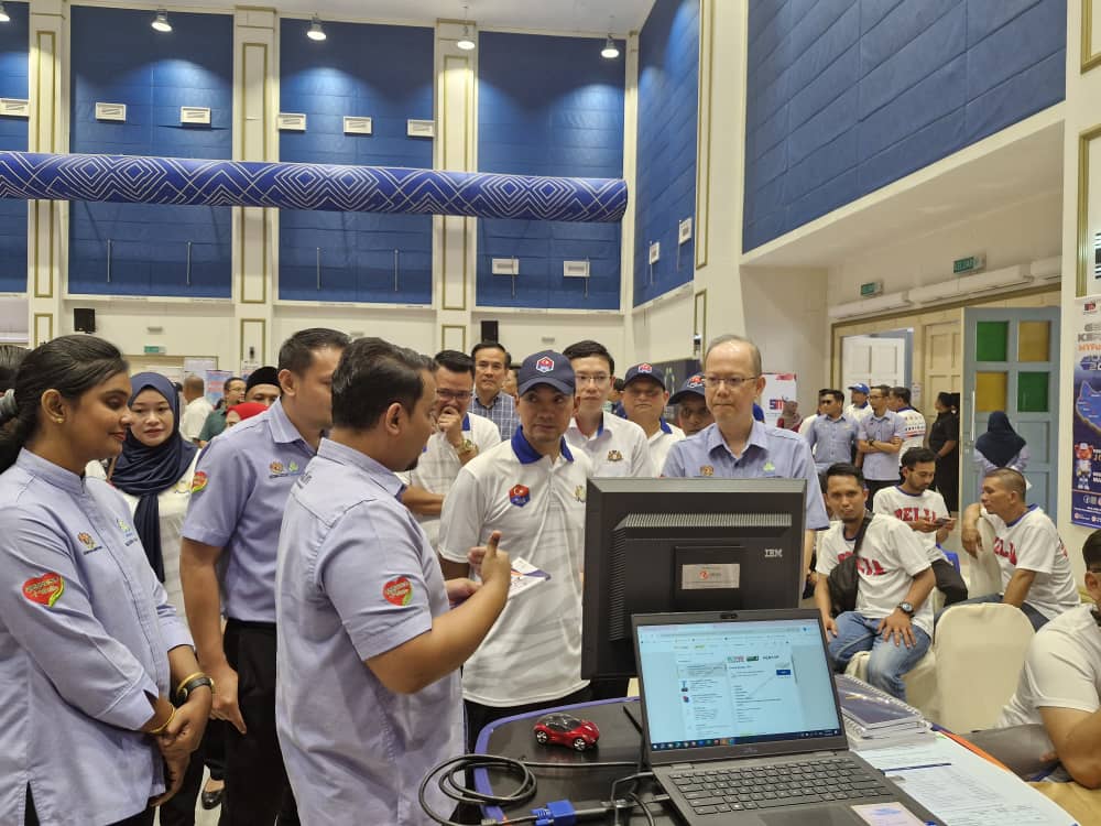 柔:新闻:翁哈菲兹:州政府将为青年举办更多活动 体现出对青年人的关心