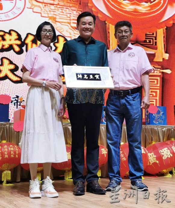 柔:柔古庙洪仙大帝大锣鼓队 连10小时“咚咚锵”显耐力