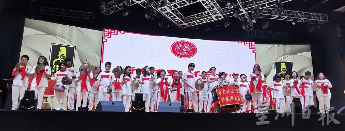 柔:柔古庙洪仙大帝大锣鼓队 连10小时“咚咚锵”显耐力