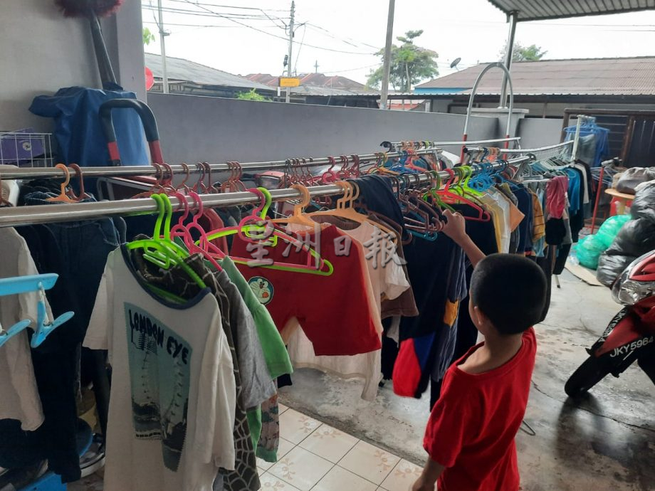 柔:版二头:星洲基金:1家11口面对疾病及经济困境 盼社会大众援助